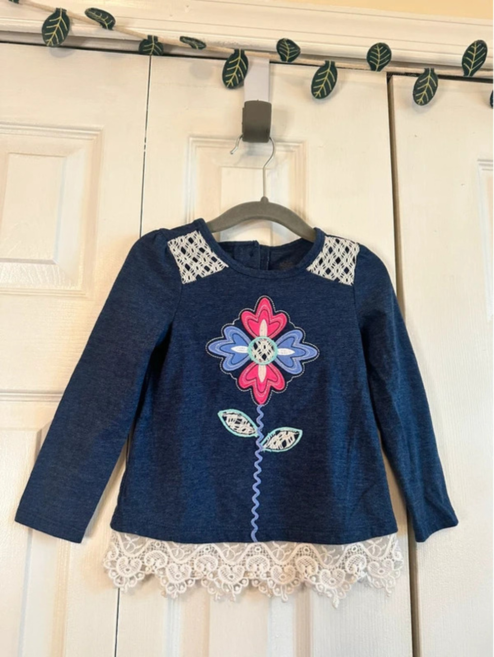 Kids Headquarters long sleeved tee with appliquรฉ and lace